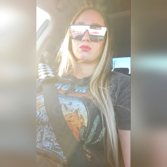 Meet your Posher, Daphne - Picture 1 of 1